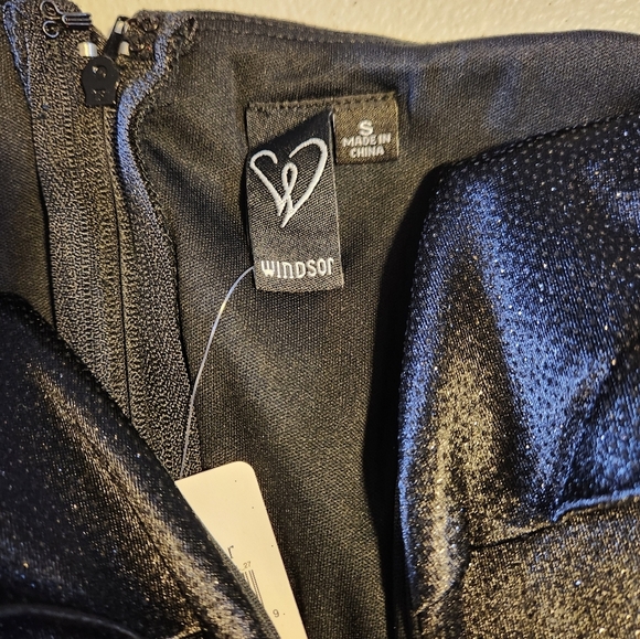 Windsor Callie Off-The-Shoulder Mermaid Glitter Satin Formal Dress - Picture 13 of 14